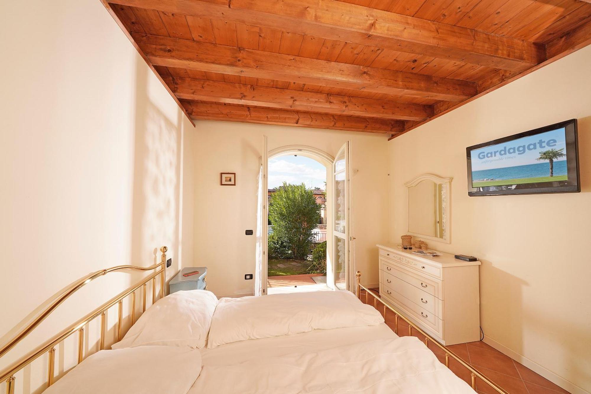 Borgo Del Torchio - Gardagate Apartamento Manerba del Garda Exterior foto